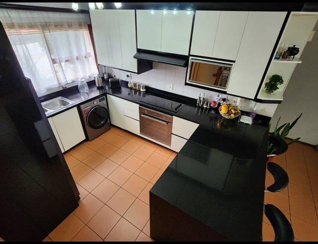 2 BEDROOM APARTMENT FOR SALE IN KEY WEST ESTATE